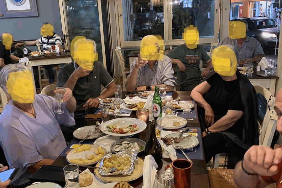 Comment les grecs vivent-ils un repas ?